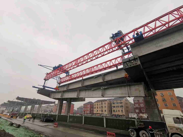 广西柳州32米架桥机租赁公司可先架梁后铺轨