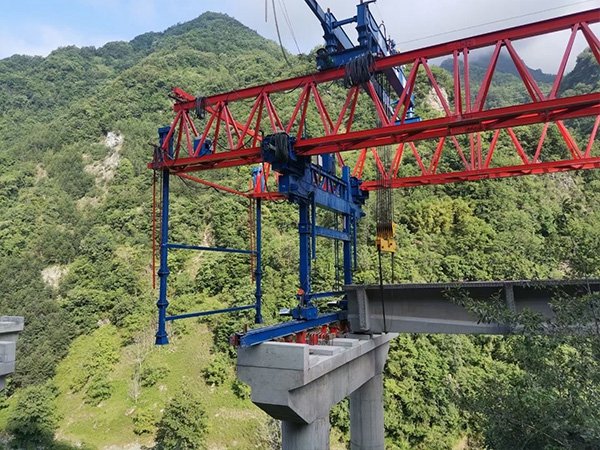 河南洛阳单梁式架桥机‌厂家 单梁式架桥机额定起重量与工作级别解析