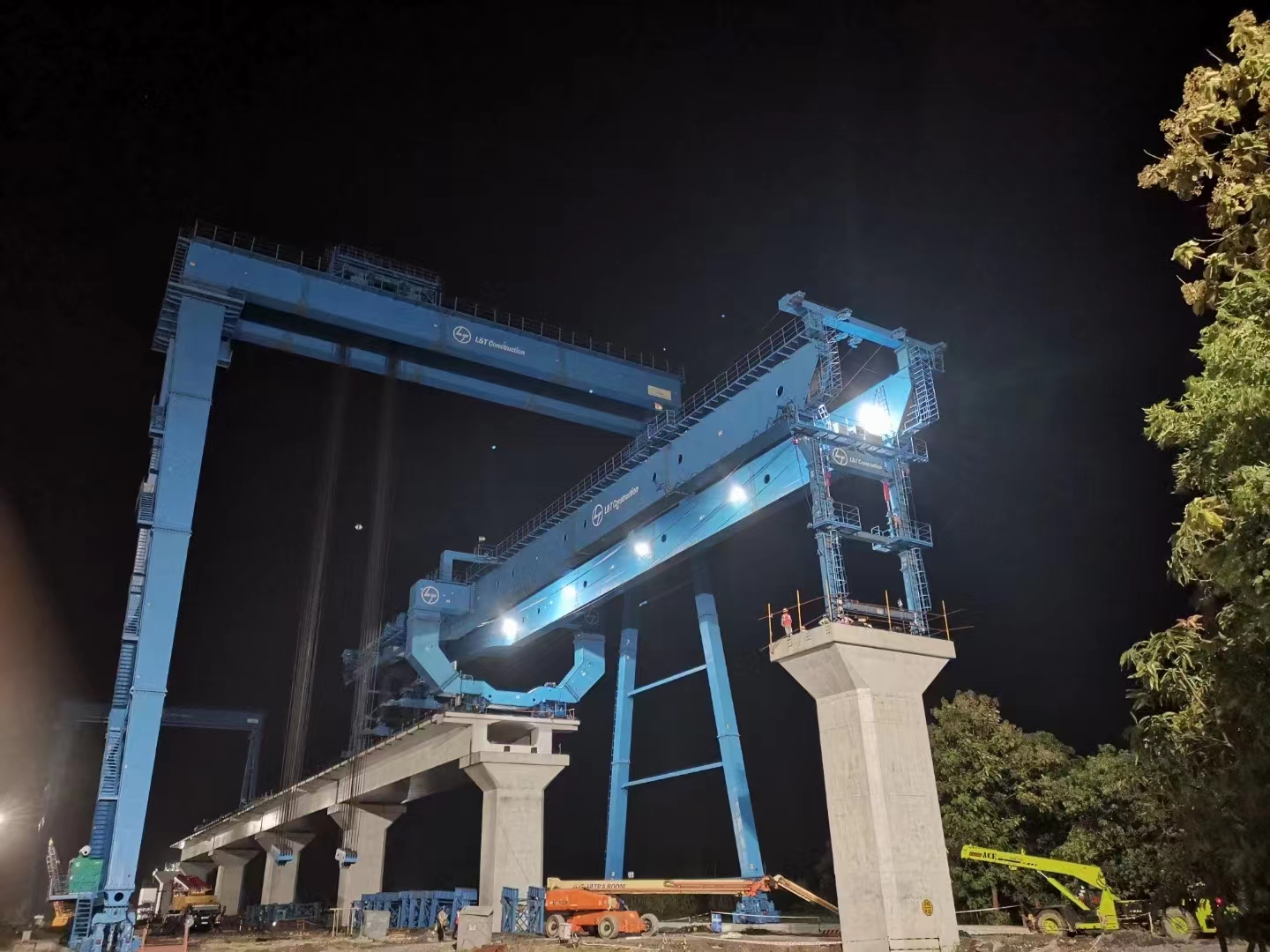 湖南株洲架桥机厂家 步履式换步过孔型架桥机抗风实用措施解析