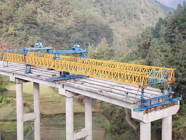 陕西延安架桥机厂家 风险前置筑防线 方案精研稳千梁——重大架梁作业前的安全必修课