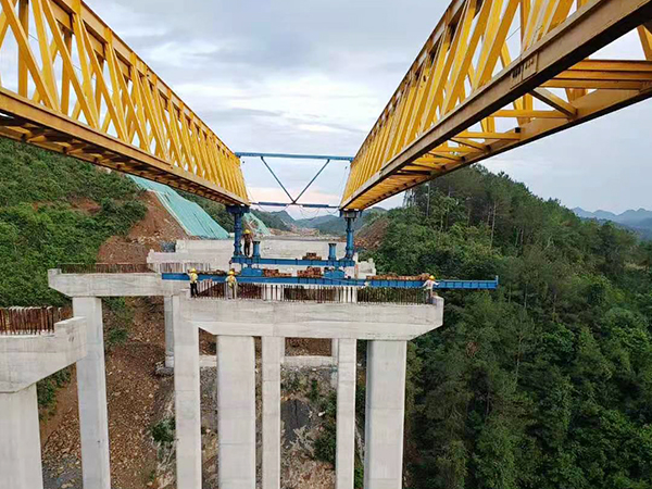 甘肃嘉峪关架桥机厂家 守规筑安，稳行高空：单梁式架桥机核心安全规定与执行要义